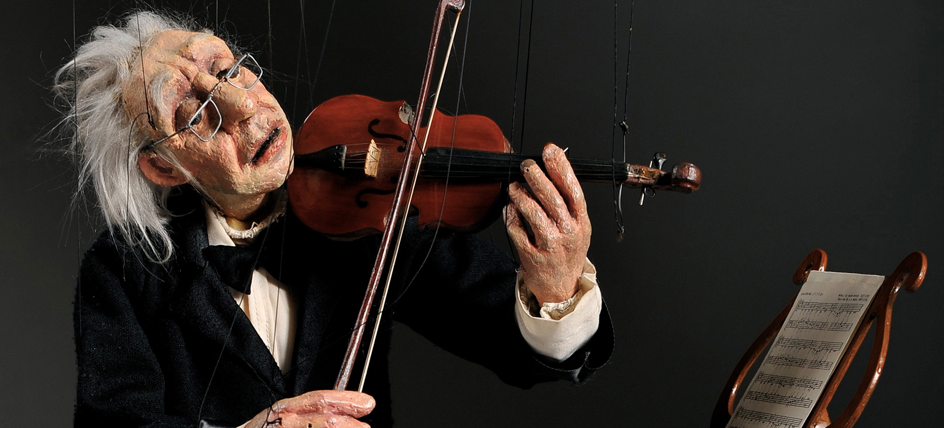 The Evergreen Arts & Humanities Series at Washington State Community College (WSCC) in collaboration with the Washington State Foundation, the Schwendeman Agency, Inc., and the Marietta Community Foundation, announce the first performance of its 20th anniversary celebratory season, The Cashore Marionettes.