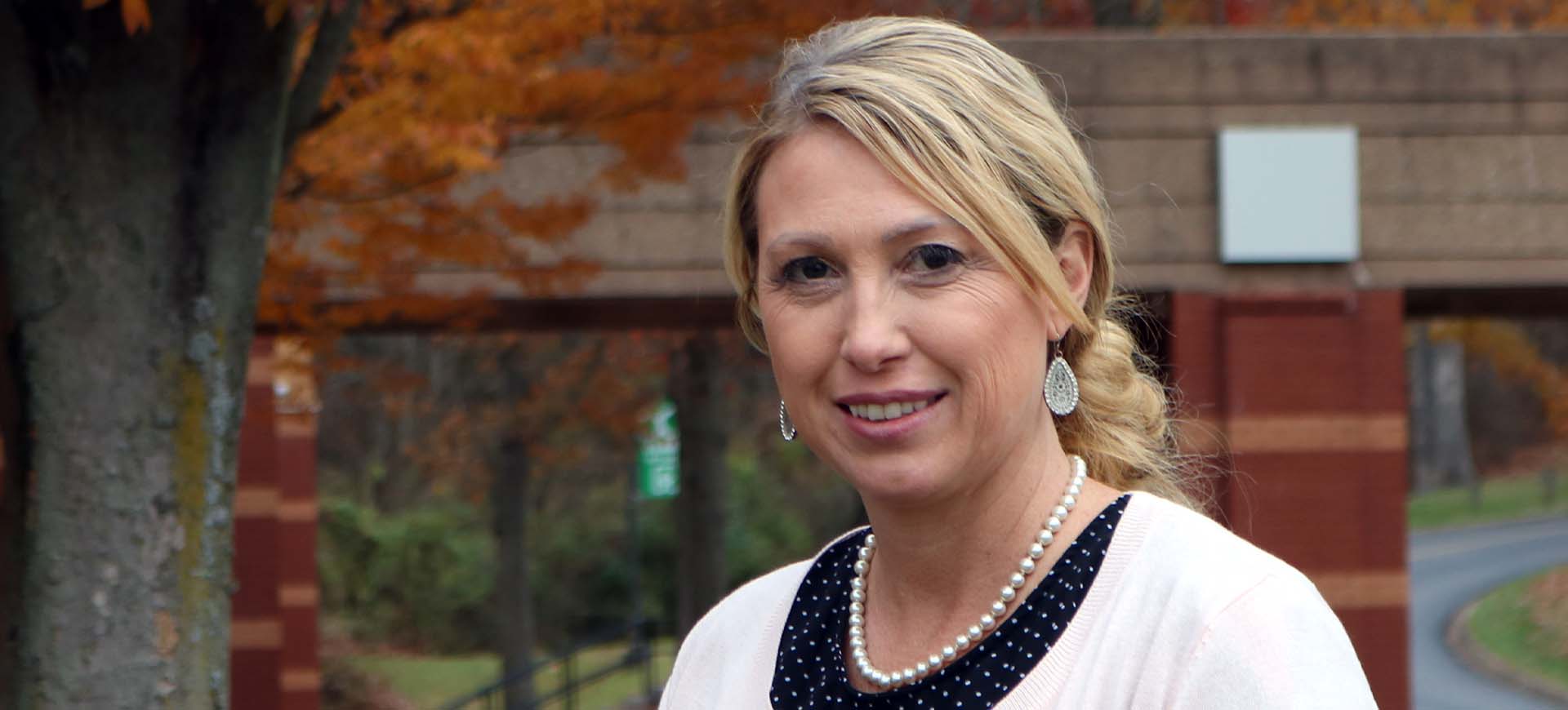 Washington State Community College (WSCC) Board of Trustees swore in its newest member, Lucinda “Cinda” Erickson, during its scheduled meeting on Monday afternoon.